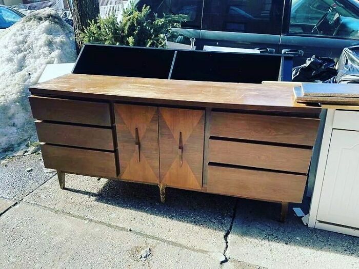 Jaw Drop. On 33rd Between 31st And 30th Ave In Astoria