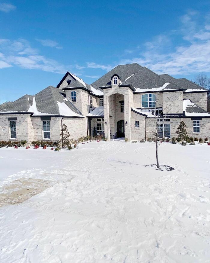 A Texan’s Guide To Surviving A Once In A Lifetime Snow Storm In The South