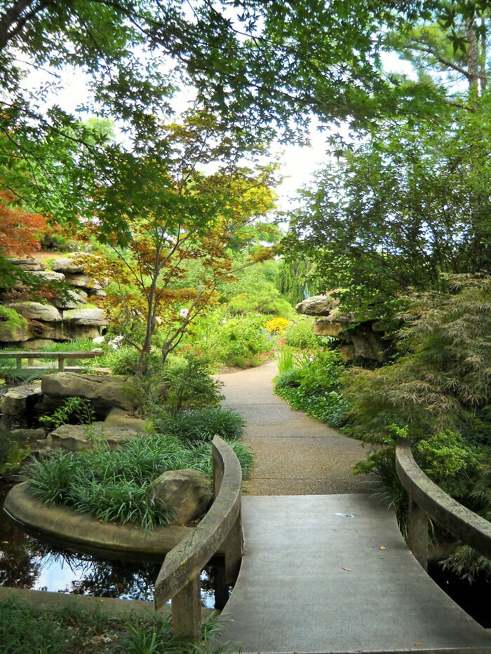 Chance Garden Entryway