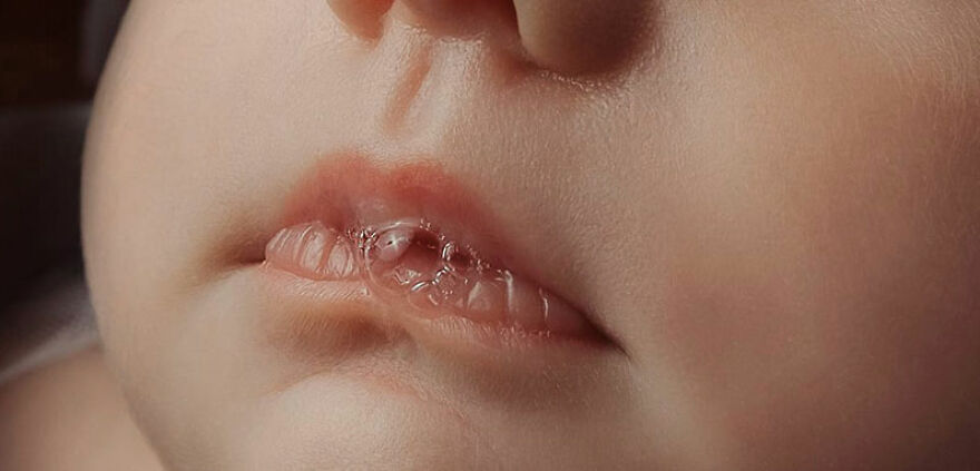 For His Newborn Daughter's Photoshoot, This Dad Recreated Famous Paintings He And His Wife Love For His Newborn Daughter's Photoshoot, This Dad Recreated Famous Paintings He And His Wife Love