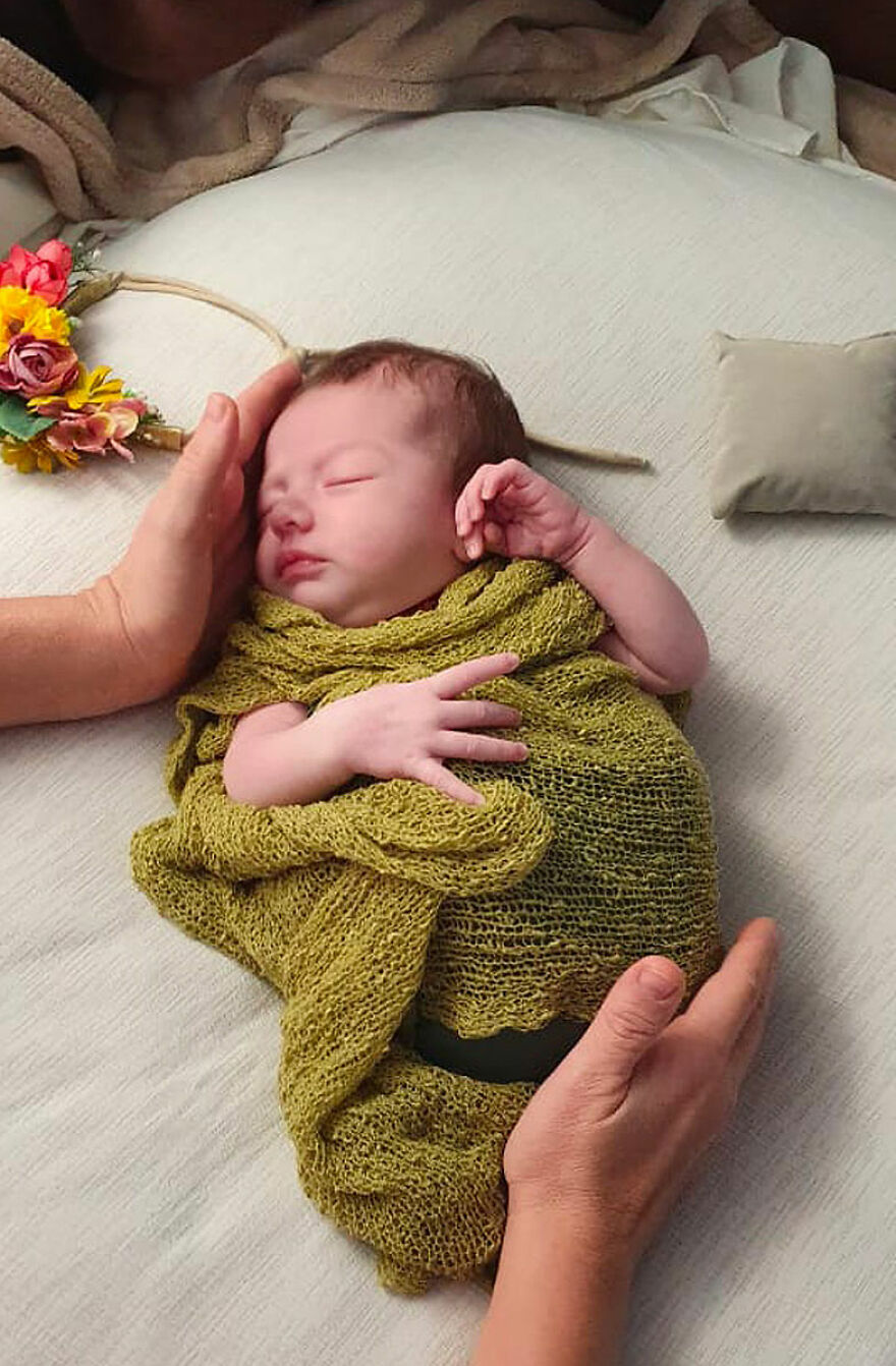 For His Newborn Daughter's Photoshoot, This Dad Recreated Famous Paintings He And His Wife Love For His Newborn Daughter's Photoshoot, This Dad Recreated Famous Paintings He And His Wife Love