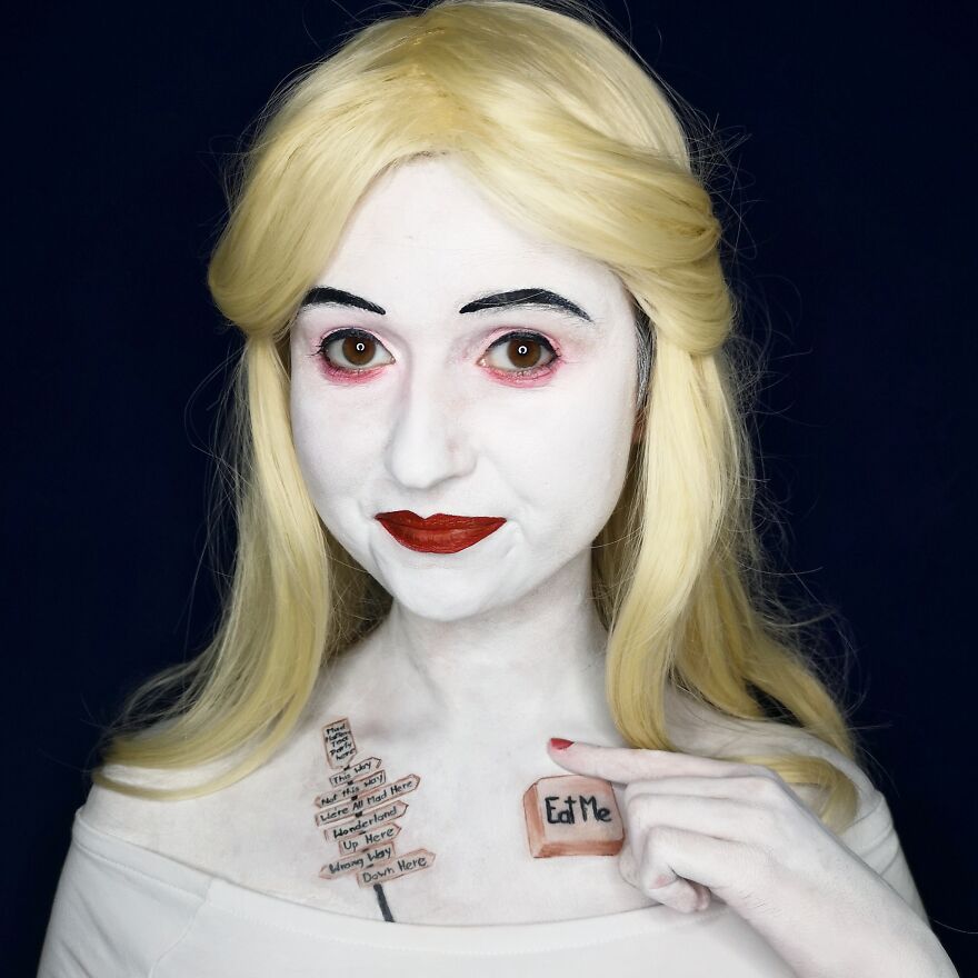 2019 October - The White Queen, Alice In Wonderland