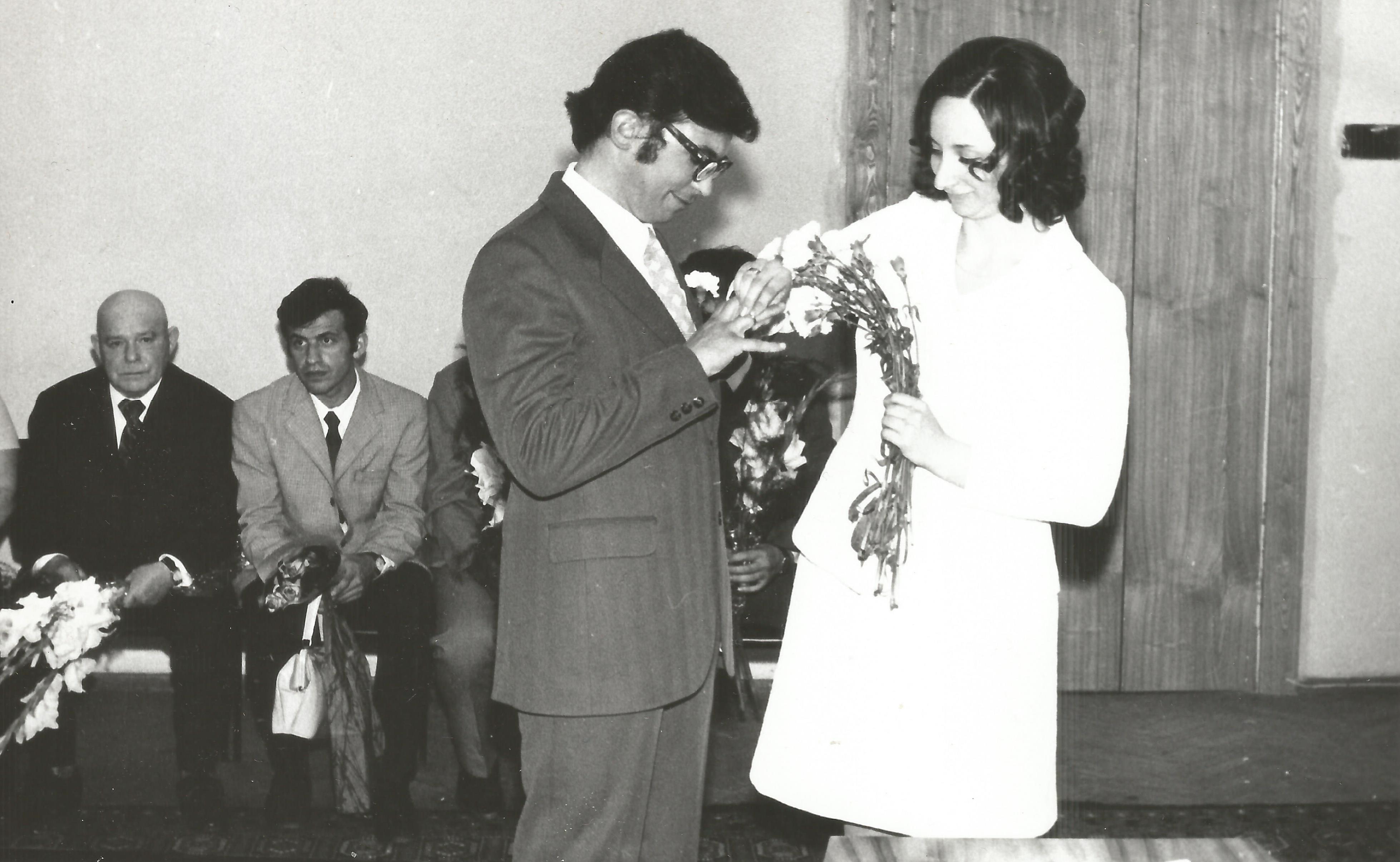 At 37, I Found Out I Was An Illegitimate Child. Here’s The Weird Reason My Soviet Parents Hat To Get Divorced.