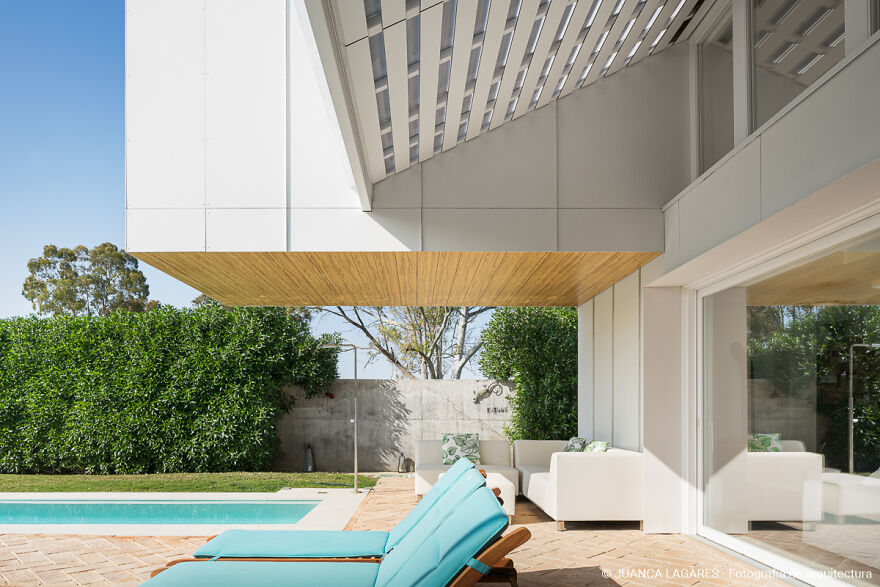 An Incredible Family House In Sevilla Made Of Recycled Shipping Containers