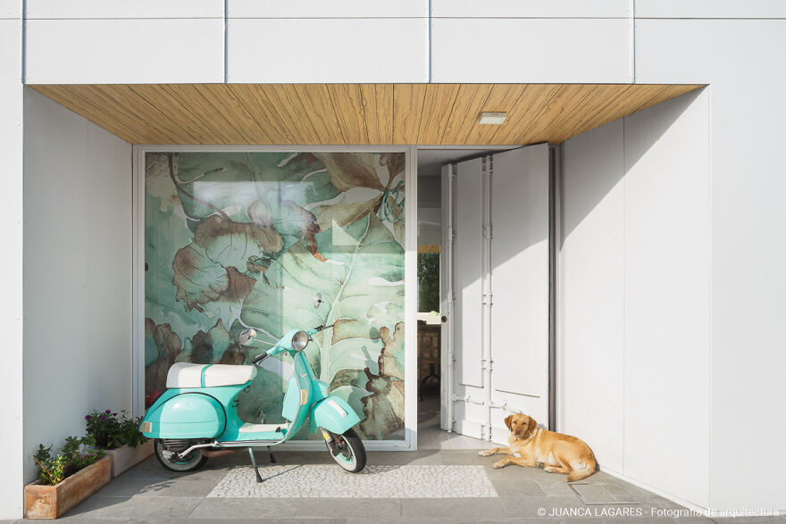 An Incredible Family House In Sevilla Made Of Recycled Shipping Containers