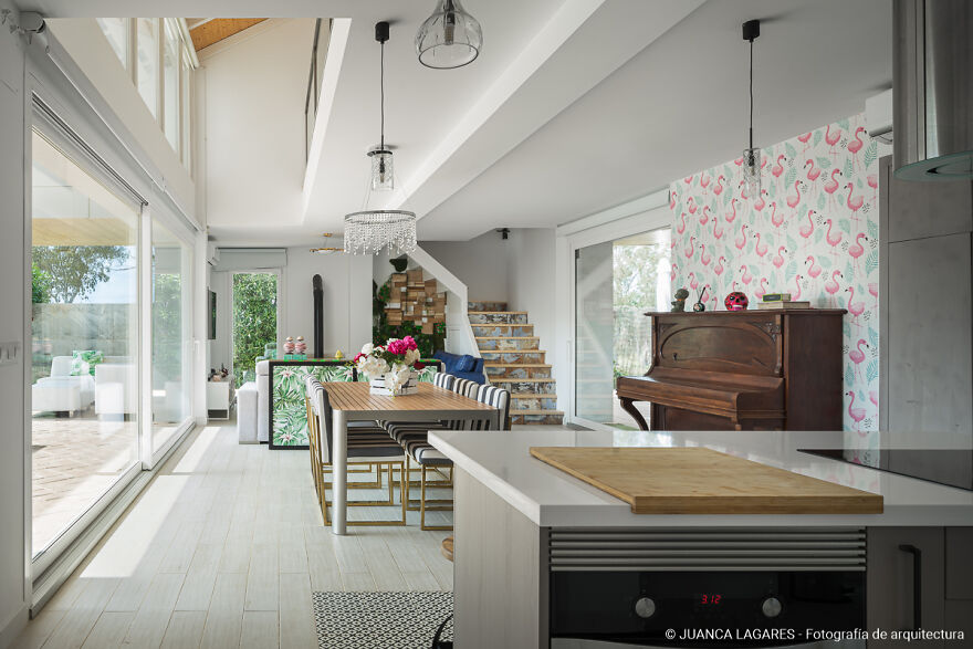 An Incredible Family House In Sevilla Made Of Recycled Shipping Containers