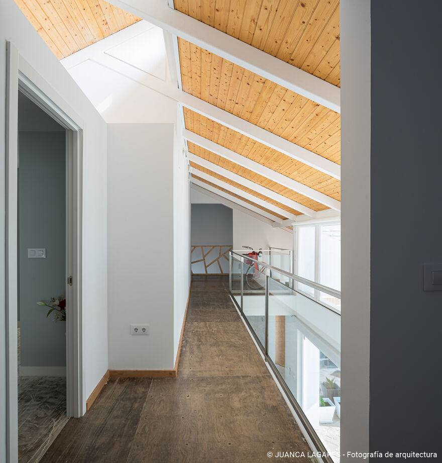 An Incredible Family House In Sevilla Made Of Recycled Shipping Containers