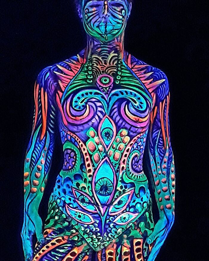 The Animals Painted On This Artist's Contorted Models Will Stir Your Mind