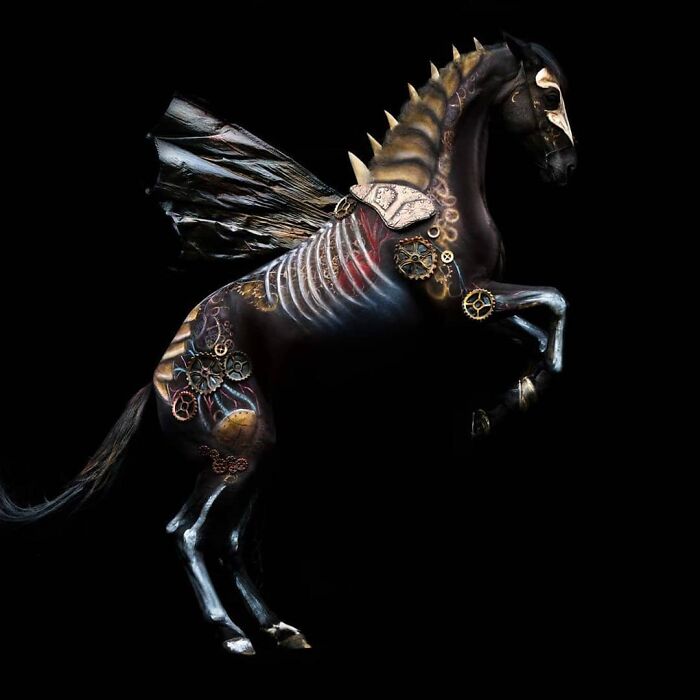 The Animals Painted On This Artist's Contorted Models Will Stir Your Mind