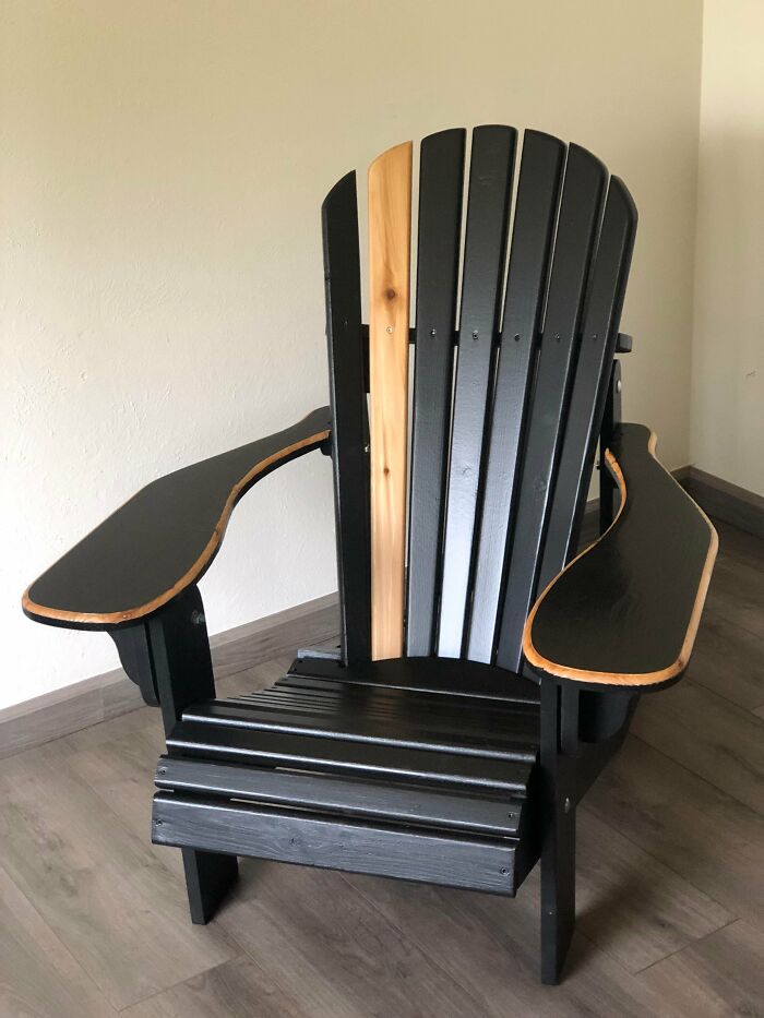 Made A Mistake When Painting Some Chairs Previously & Missed A Spot, Decided To Experiment With Some Contrasting Colors As A Result. Whatcha’ll Think?