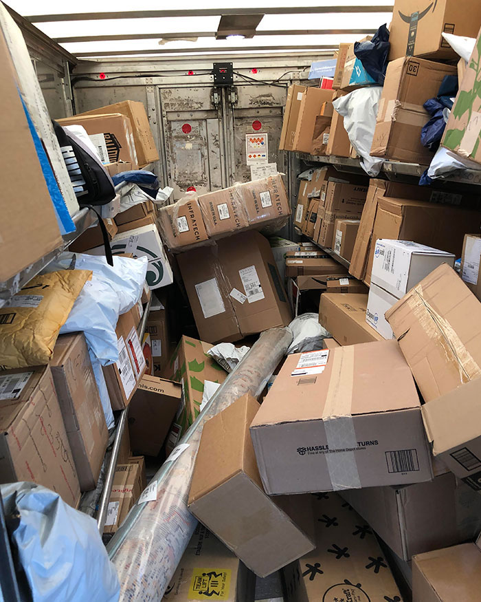I’m A UPS Driver. This Was How My Truck Looked On The First Stop Of The Day. It’s Not Even Our Peak Season Yet