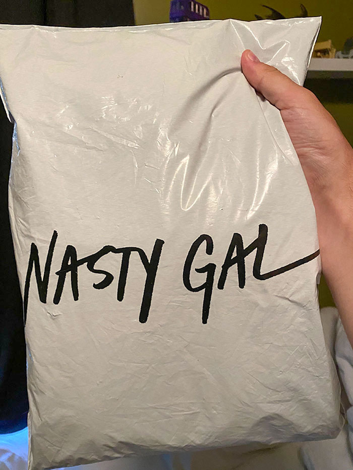 My Fiancé Ordered Lingerie, Website Said Discrete Packaging. Still Live With My Dad