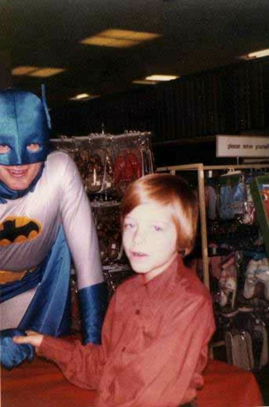 This Site Shares Scary Photos Of 'Superheroes' Posing Alongside Their Young Fans In Malls In The 1970s And 1980s