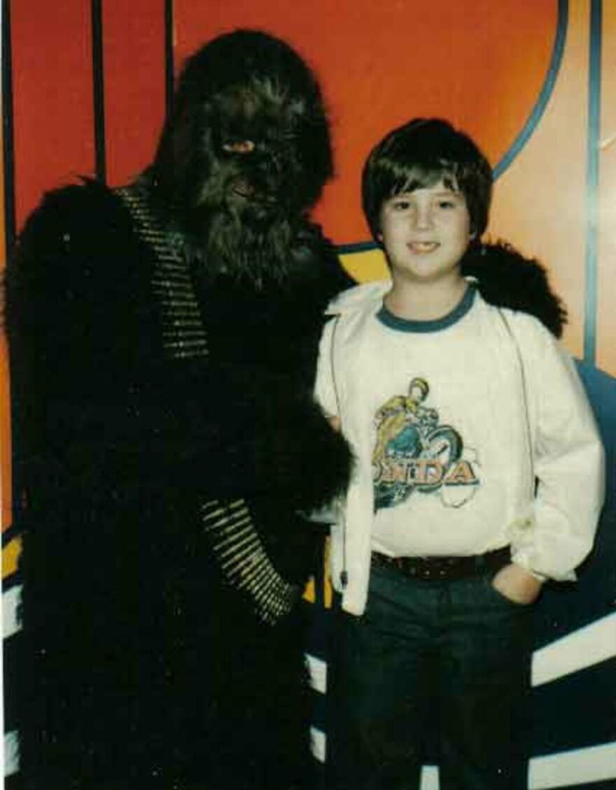 This Site Shares Scary Photos Of 'Superheroes' Posing Alongside Their Young Fans In Malls In The 1970s And 1980s