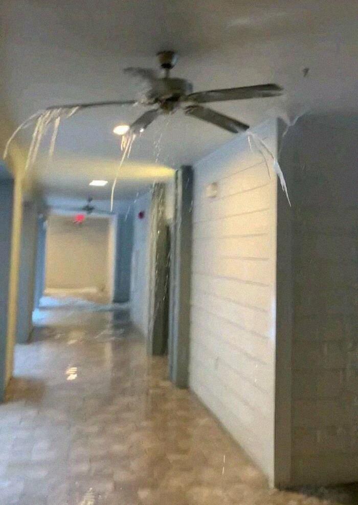 Snowpocalypse In Austin Texas. "No Water. No Electricity. No Snowplows. No De-Icing"