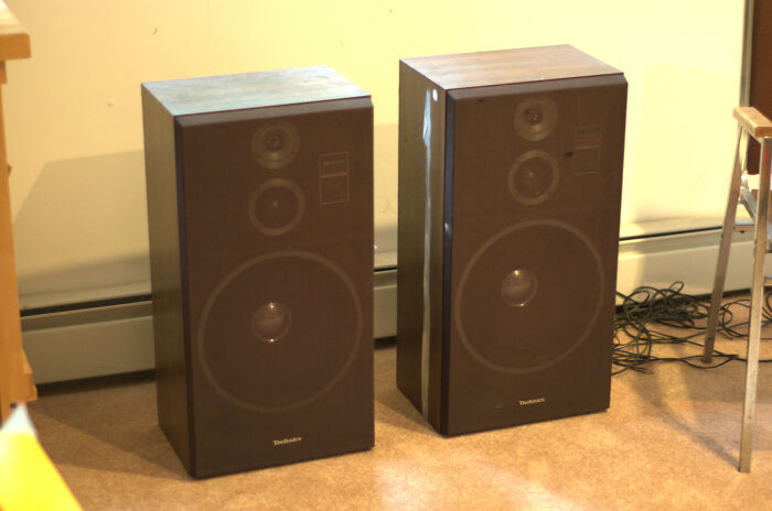 Someone Asks People Who Live In A Rural Area “What Will 'City Folk' Never Understand?” And Here Are 30 Of The Best Responses