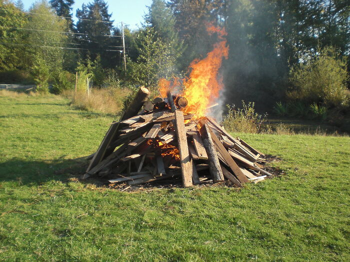 Someone Asks People Who Live In A Rural Area “What Will 'City Folk' Never Understand?” And Here Are 30 Of The Best Responses