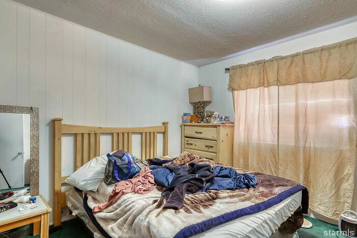 Ordinary-Looking House For Sale For $650,000 Has People Really Talking About What The Hell Is Going On In The Photos Ordinary-Looking House For Sale For $650,000 Has People Really Talking About What The Hell Is Going On In The Photos