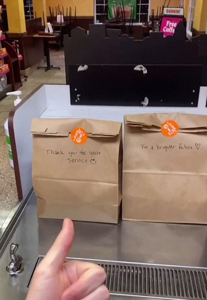 Guy Can’t Stand Throwing Away So Many Donuts At His Job, Ends Up Giving Them To The Homeless, Gets Fired Guy Can’t Stand Throwing Away So Many Donuts At His Job, Ends Up Giving Them To The Homeless, Gets Fired