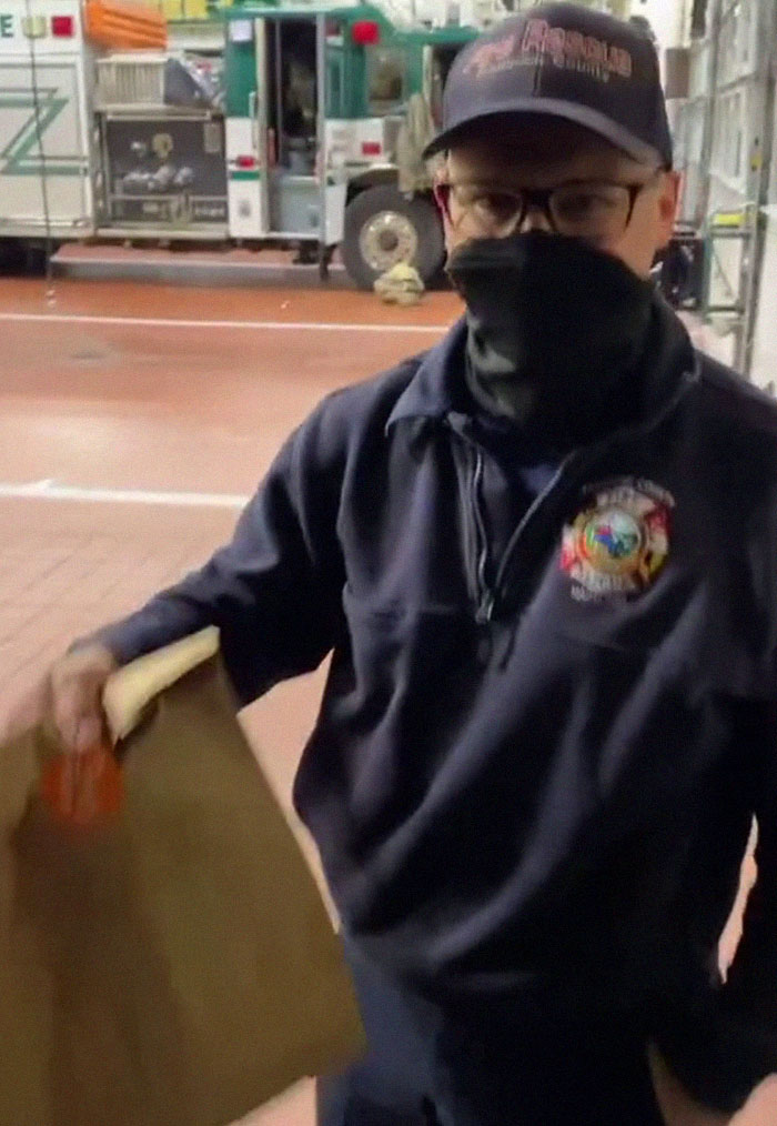 Guy Can’t Stand Throwing Away So Many Donuts At His Job, Ends Up Giving Them To The Homeless, Gets Fired Guy Can’t Stand Throwing Away So Many Donuts At His Job, Ends Up Giving Them To The Homeless, Gets Fired