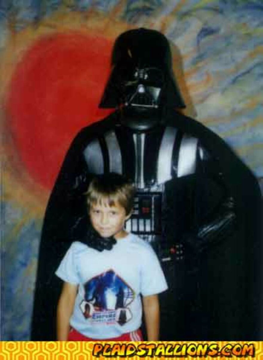 This Site Shares Scary Photos Of 'Superheroes' Posing Alongside Their Young Fans In Malls In The 1970s And 1980s