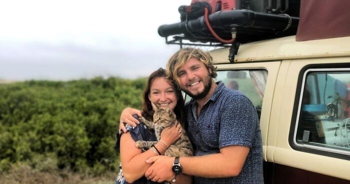 Refusing To Come Back Home Without Their Adopted Cat, UK Couple Gets Stuck In Mexico For A Whole Year