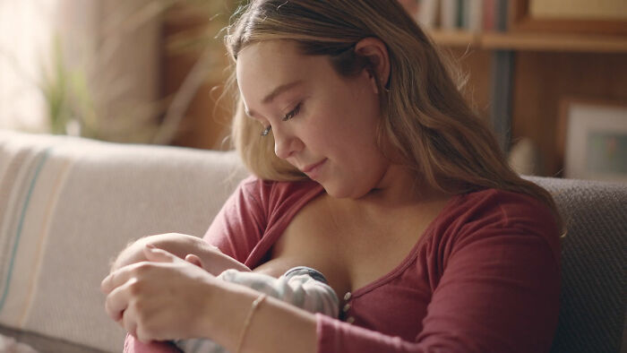 New Ad Shows The Reality Of Lactating Breasts And It’s Set To Air During The Golden Globes