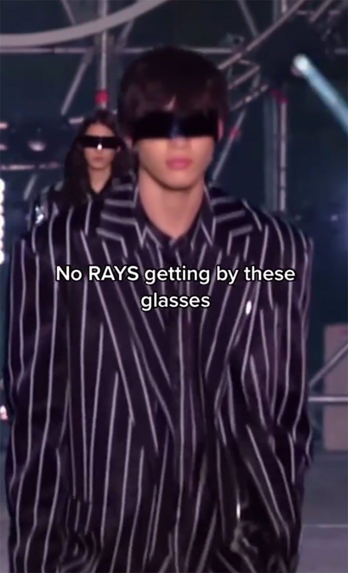 Model Shares What Goes Through His Mind During His Runway Walk And People Think It's Hilarious Model Shares What Goes Through His Mind During His Runway Walk And People Think It's Hilarious