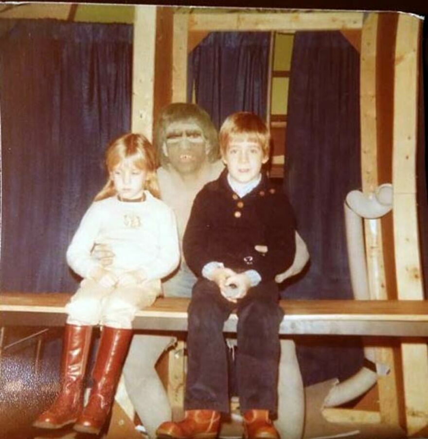 This Site Shares Scary Photos Of 'Superheroes' Posing Alongside Their Young Fans In Malls In The 1970s And 1980s