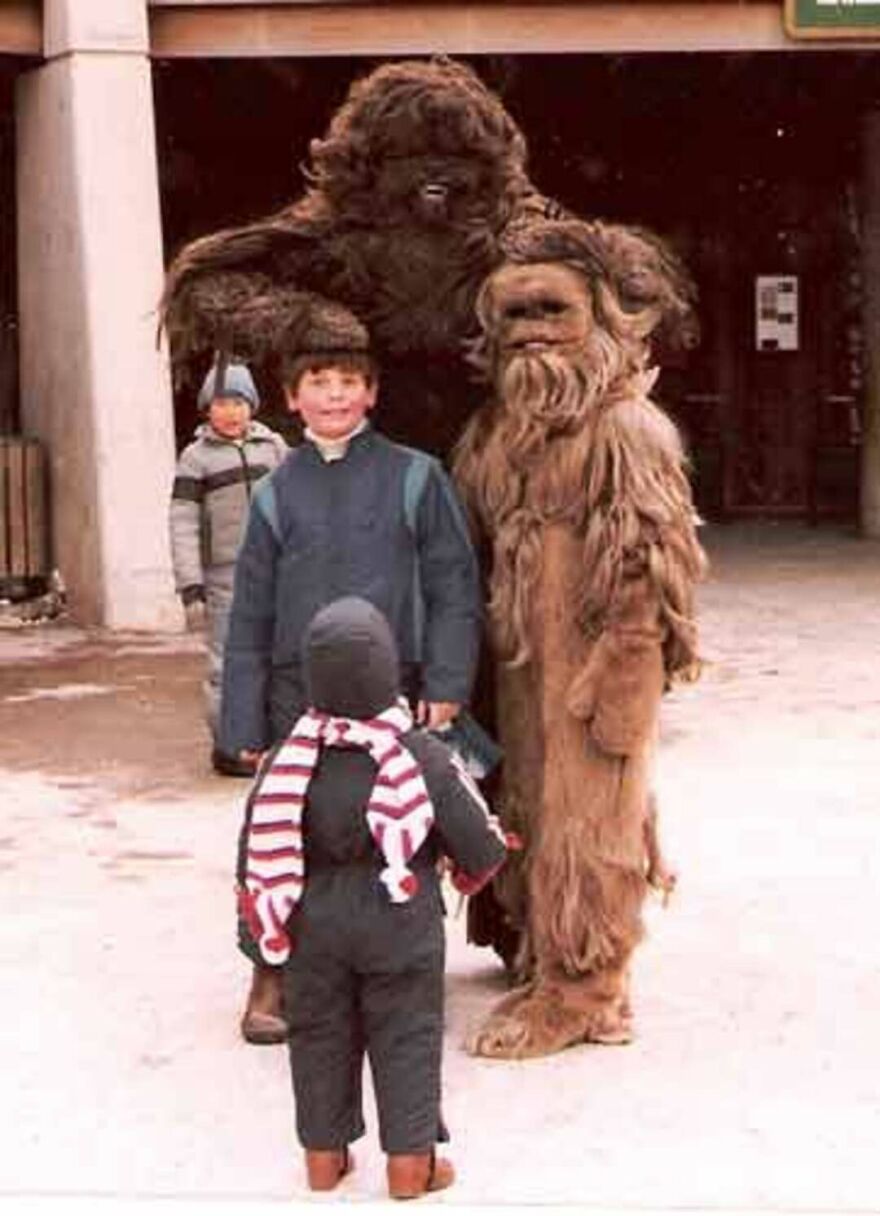 This Site Shares Scary Photos Of 'Superheroes' Posing Alongside Their Young Fans In Malls In The 1970s And 1980s
