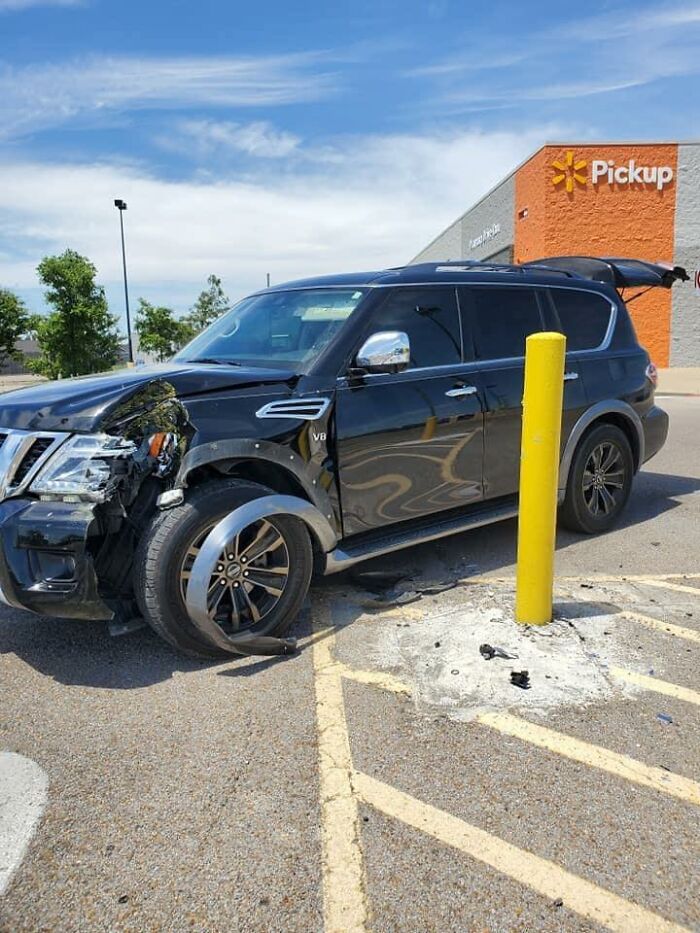 Uh, Social Distancing, Ma'am. Rip 6/2/2020 Cause Of Death: Covid-19