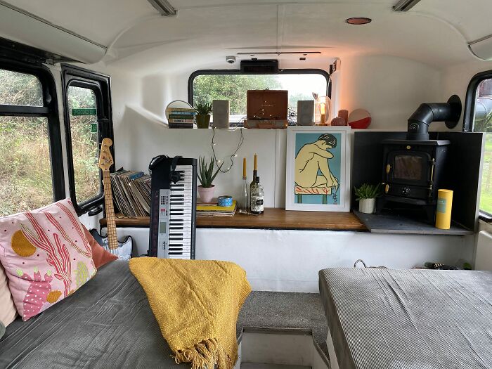 Couple Buys A London Double Decker Bus, Turns It Into A Dream Home Complete With A Fireplace And A Bathtub, Lives Mortgage Free Couple Buys A London Double Decker Bus, Turns It Into A Dream Home Complete With A Fireplace And A Bathtub, Lives Mortgage Free
