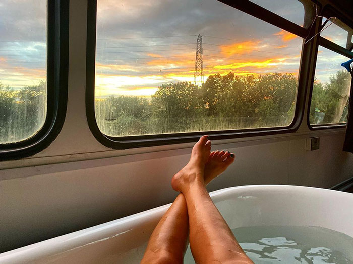Couple Buys A London Double Decker Bus, Turns It Into A Dream Home Complete With A Fireplace And A Bathtub, Lives Mortgage Free Couple Buys A London Double Decker Bus, Turns It Into A Dream Home Complete With A Fireplace And A Bathtub, Lives Mortgage Free