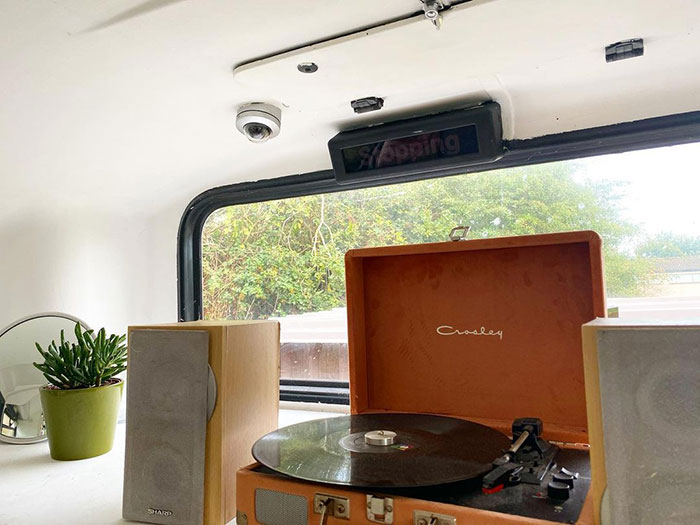 Couple Buys A London Double Decker Bus, Turns It Into A Dream Home Complete With A Fireplace And A Bathtub, Lives Mortgage Free Couple Buys A London Double Decker Bus, Turns It Into A Dream Home Complete With A Fireplace And A Bathtub, Lives Mortgage Free