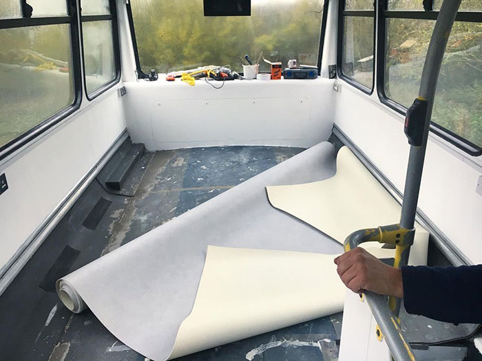 Couple Buys A London Double Decker Bus, Turns It Into A Dream Home Complete With A Fireplace And A Bathtub, Lives Mortgage Free Couple Buys A London Double Decker Bus, Turns It Into A Dream Home Complete With A Fireplace And A Bathtub, Lives Mortgage Free