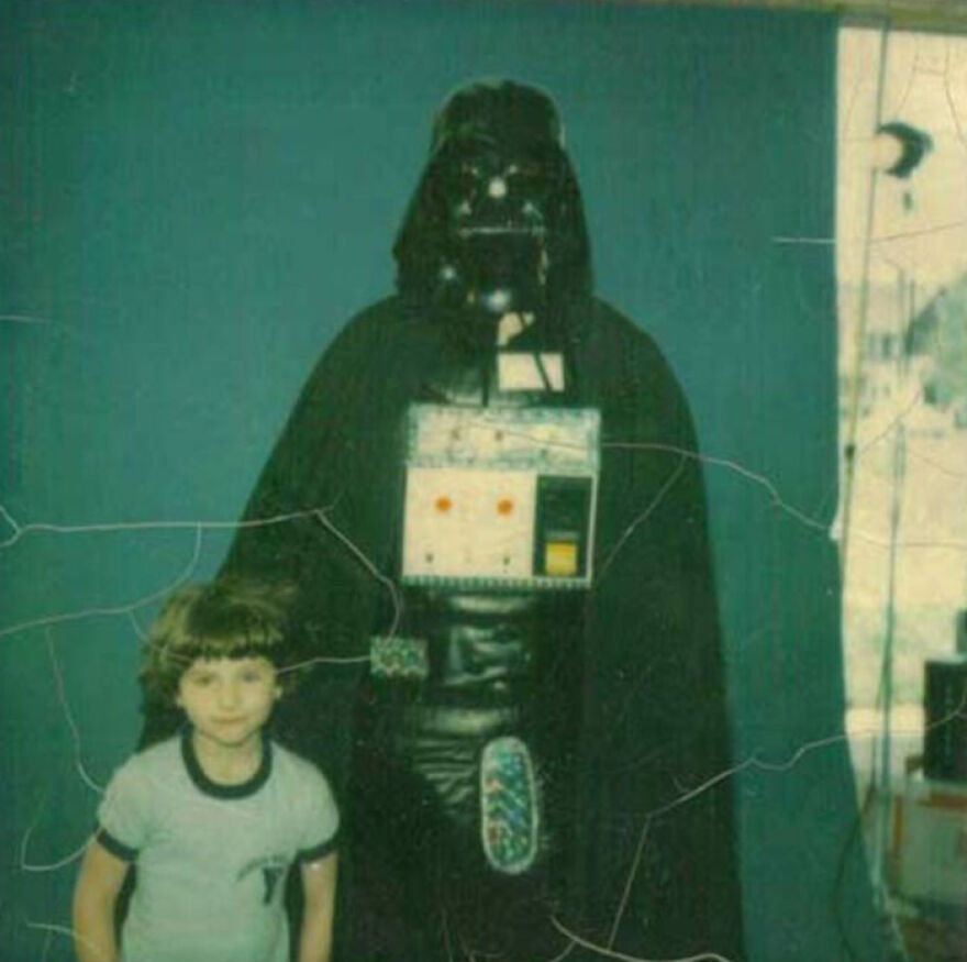 This Site Shares Scary Photos Of 'Superheroes' Posing Alongside Their Young Fans In Malls In The 1970s And 1980s