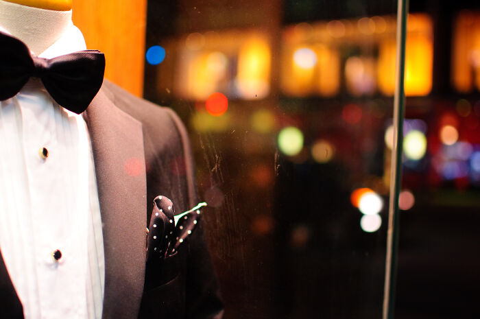 'This Ends In Divorce': 39 Wedding Industry Workers Share The Moment They Saw Red Flags Fly Above The Bride And Groom