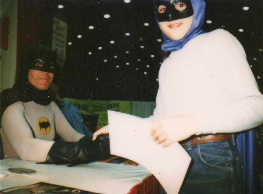 This Site Shares Scary Photos Of 'Superheroes' Posing Alongside Their Young Fans In Malls In The 1970s And 1980s