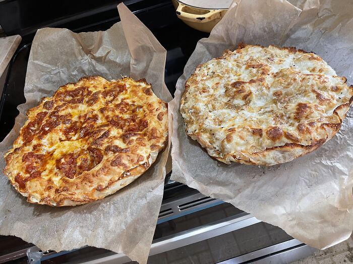 Crispy Cheesy Pan Pizza!