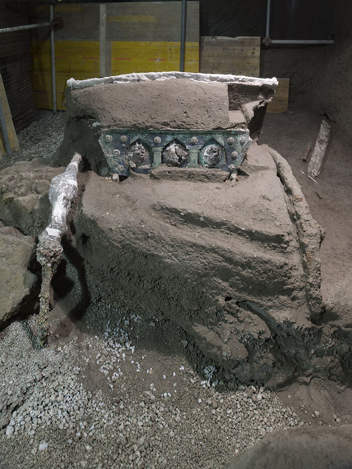 A Perfectly Preserved Roman Ceremonial Carriage That Got Buried In A Volcanic Eruption 2000 Years Ago Gets Discovered By Archaeologists In Italy A Perfectly Preserved Roman Ceremonial Carriage That Got Buried In A Volcanic Eruption 2000 Years Ago Gets Discovered By Archaeologists In Italy