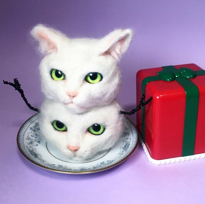 Japanese-Artist-Weird-Felted-Cats-Technology-Sacocho
