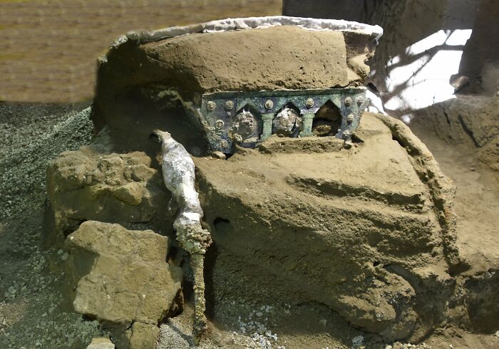 A Perfectly Preserved Roman Ceremonial Carriage That Got Buried In A Volcanic Eruption 2000 Years Ago Gets Discovered By Archaeologists In Italy A Perfectly Preserved Roman Ceremonial Carriage That Got Buried In A Volcanic Eruption 2000 Years Ago Gets Discovered By Archaeologists In Italy
