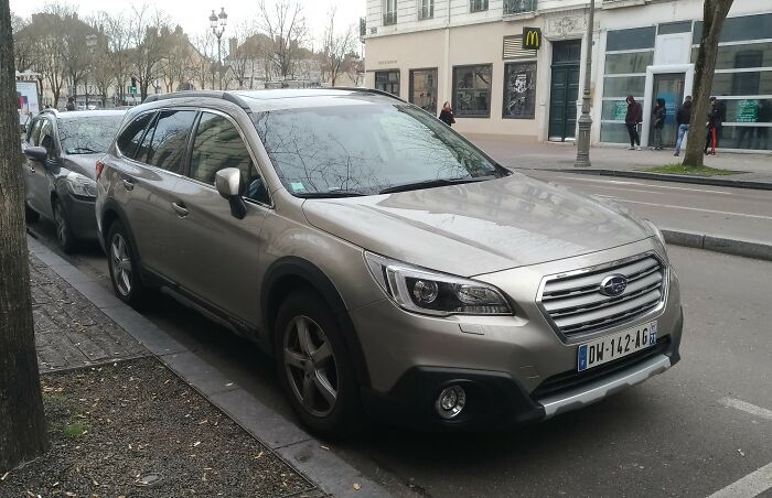 People Are Sharing The Craziest And Most Confusing "Rich Kid" Encounters They've Had (30 Stories)