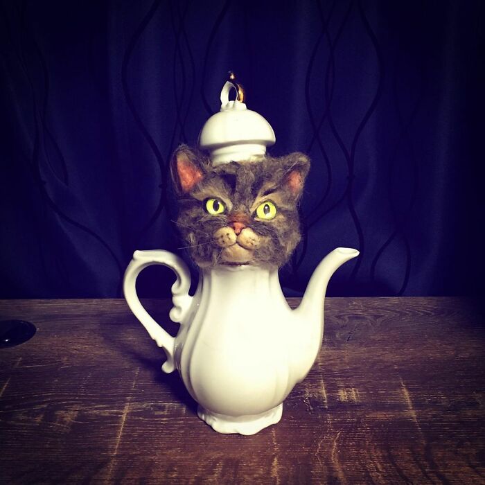 Japanese-Artist-Weird-Felted-Cats-Technology-Sacocho
