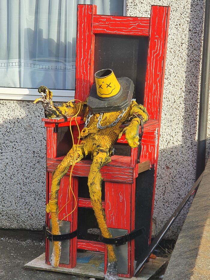 Spotted In A Front Garden In Bristol UK. I Have So Many Questions!