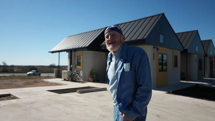 Homeless Man Gets To Live In A 3D-Printed Tiny Home Homeless Man Gets To Live In A 3D-Printed Tiny Home