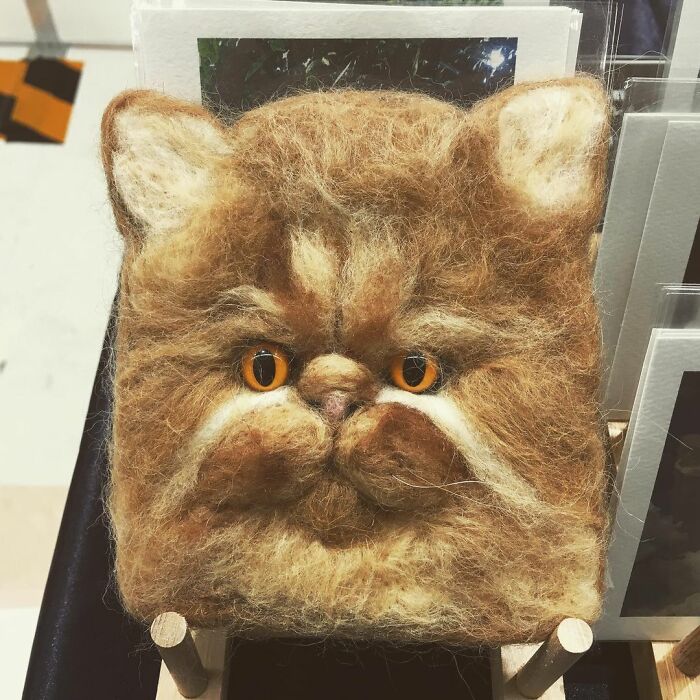 Japanese-Artist-Weird-Felted-Cats-Technology-Sacocho