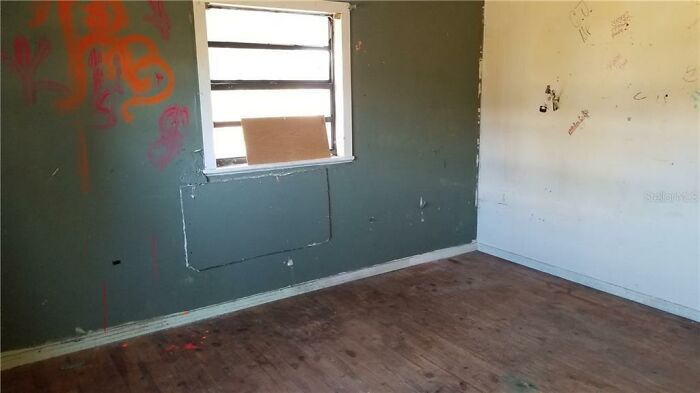 House Listing Of "The Worst House On The Street" Goes Viral For Its Hilarious Commentary