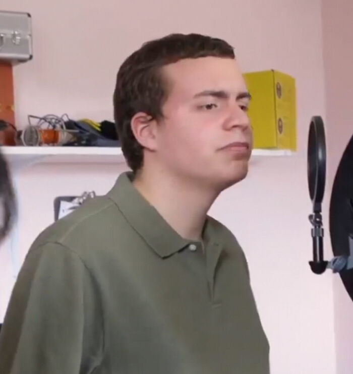 20 Y.O. With Autism Receives Thousands Of Comments And Job Offers After Posting A Wholesome Handwritten Cover Letter On LinkedIn 20 Y.O. With Autism Receives Thousands Of Comments And Job Offers After Posting A Wholesome Handwritten Cover Letter On LinkedIn