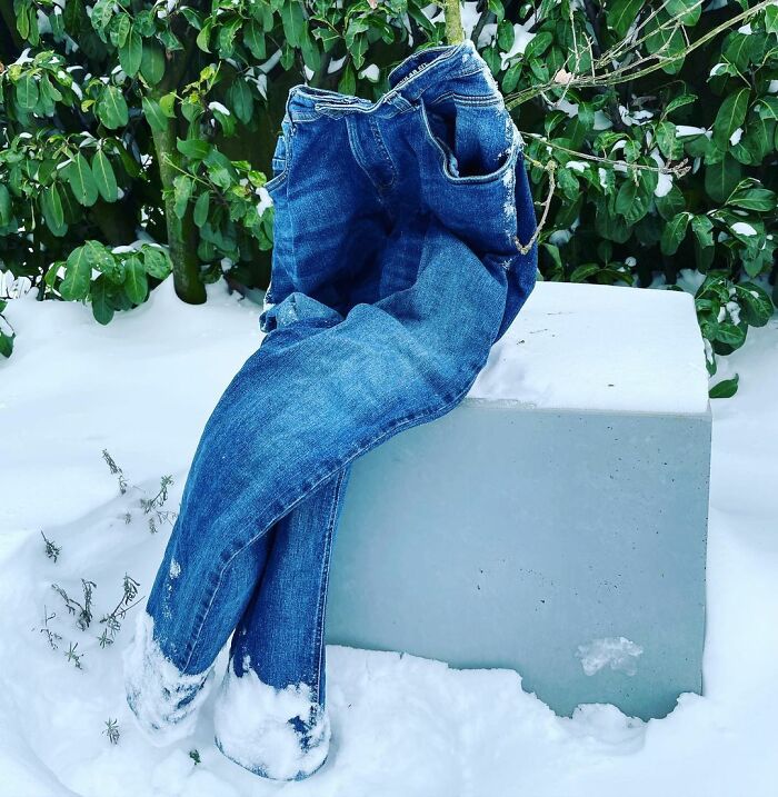 Frozen-Pants-Online-Trend-Winter-Cold-Weather